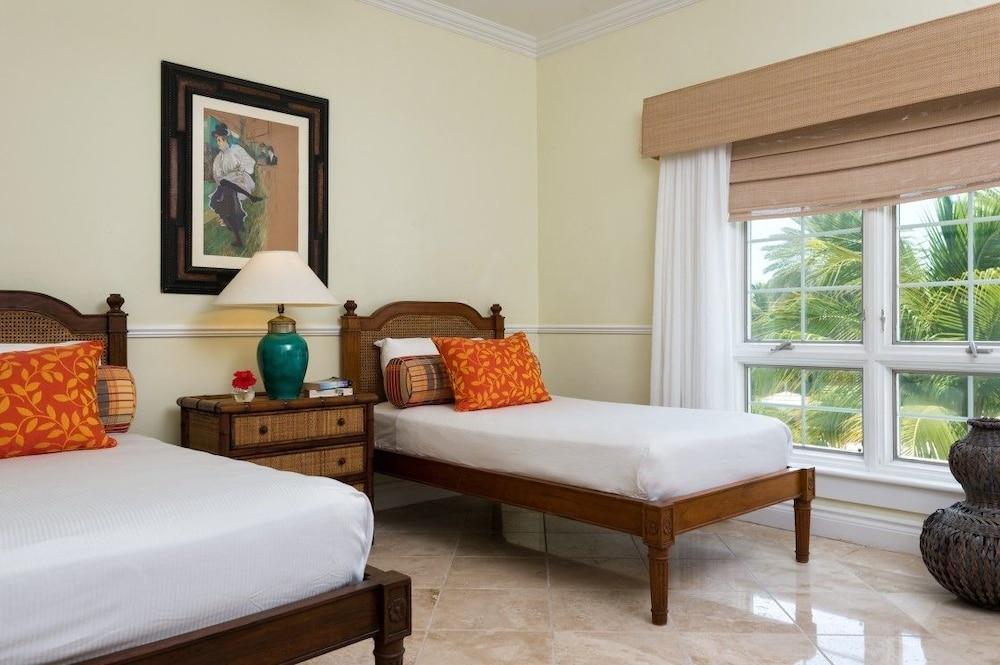 Point Grace Hotel Grace Bay Buitenkant foto