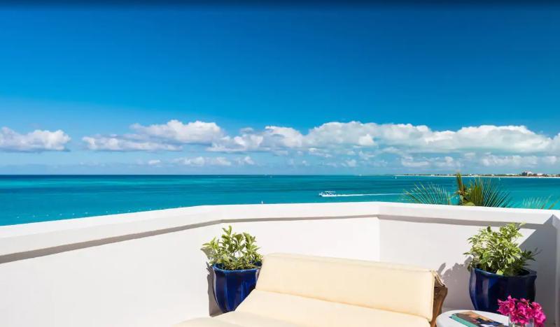Point Grace Hotel Grace Bay Buitenkant foto
